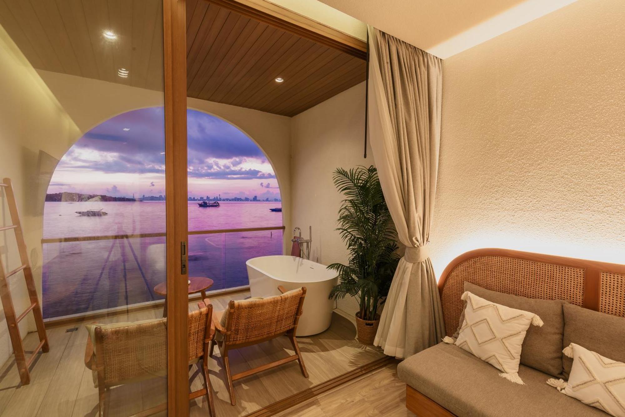 Tasana Bar And Luxury Resort Ko Lan Esterno foto